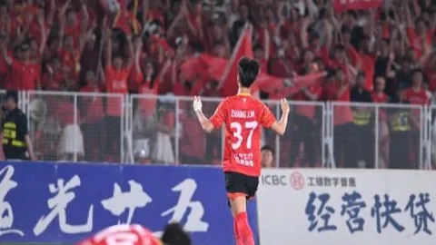 申花对国安换人方案引争议，保级前景未卜